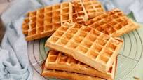 Easy recipe for big sweet Belgian Waffles Easy recipe for big sweet Belgian Waffles