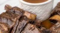 Slow Cooker Braised Short Ribs with a Red Wine Coffee Sauce Slow Cooker Braised Short Ribs with a Red Wine Coffee Sauce