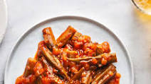 Bamies Latheres me Domata: Stewed Okra in Tomato Sauce Bamies Latheres me Domata: Stewed Okra in Tomato Sauce