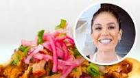 Karla Martínez te enseña a preparar tostadas de cochinita pibil ligeras ¡al horno! Karla Martínez te enseña a preparar tostadas de cochinita pibil ligeras ¡al horno!