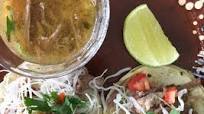 Consomé y tacos de barbacoa de res Consomé y tacos de barbacoa de res