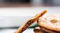 Tate's-Style Thin and Crispy Chocolate Chip Cookies Tate's-Style Thin and Crispy Chocolate Chip Cookies