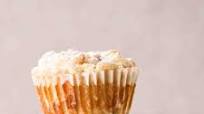 Strawberry Jam-Filled Muffins with Streusel Topping Strawberry Jam-Filled Muffins with Streusel Topping