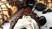 Oreo Cheesecake Stuffed Waffle Cones Oreo Cheesecake Stuffed Waffle Cones