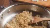 How to Sauté Onions How to Sauté Onions