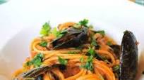 Spaghetti with mussels alla Tarantina. Spaghetti with mussels alla Tarantina.