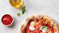 Pizza napoletana (a lunga lievitazione con lievito madre) Pizza napoletana (a lunga lievitazione con lievito madre)