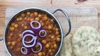 Chana masala with easy bhatura (vegan) Chana masala with easy bhatura (vegan)