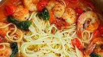 Garlic Shrimp Pasta in Red Wine Tomato Sauce Garlic Shrimp Pasta in Red Wine Tomato Sauce