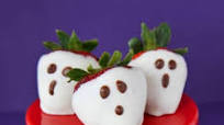 Easy Strawberry Ghosts Easy Strawberry Ghosts