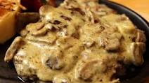 Pork Chops in Garlic Mushroom Sauce Pork Chops in Garlic Mushroom Sauce
