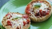 Healthy English Muffin Pizza Healthy English Muffin Pizza