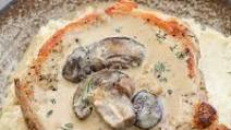 Pork Chops with Mushroom Cream Sauce (keto + low carb) Pork Chops with Mushroom Cream Sauce (keto + low carb)