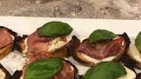 Chutney, Prosciutto, and Mozzarella Bruschetta Chutney, Prosciutto, and Mozzarella Bruschetta