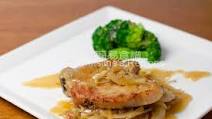 Baked Pork Chops with Caramelized Onion Baked Pork Chops with Caramelized Onion