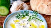 Tzatziki selber machen – griechisches Rezept Tzatziki selber machen – griechisches Rezept