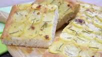 Focaccia patate e rosmarino Focaccia patate e rosmarino
