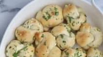 Cheesy Garlic Knots Cheesy Garlic Knots
