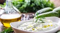 Tzatziki – grecki sos czosnkowy Tzatziki – grecki sos czosnkowy