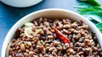 Kerala Style Cowpeas Saute - Vanpayar Mezhukkupuratti Kerala Style Cowpeas Saute - Vanpayar Mezhukkupuratti