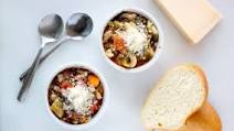 9 High-Fiber Slow Cooker Recipes Under 400 Calories 9 High-Fiber Slow Cooker Recipes Under 400 Calories