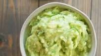 Easy Vegan Avocado Tzatziki Sauce Easy Vegan Avocado Tzatziki Sauce