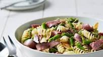 Roast Beef and Asparagus Pasta Salad with Garlic Oil Roast Beef and Asparagus Pasta Salad with Garlic Oil