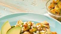Pollo a la Parrilla con Salsa de Aguacate y Chipotle Pollo a la Parrilla con Salsa de Aguacate y Chipotle