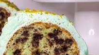 Pistachio Bundt Cake with Chocolate Chips Pistachio Bundt Cake with Chocolate Chips