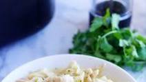Slow Cooker Chicken & Noodles Slow Cooker Chicken & Noodles