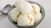 Vanilla Ice Cream in Kenwood Cooking Vanilla Ice Cream in Kenwood Cooking