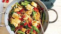 Chinese vegetable and noodle stir-fry with egg Chinese vegetable and noodle stir-fry with egg