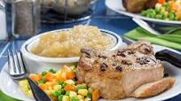 Pork Chops & Applesauce Pork Chops & Applesauce