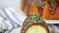 Easy Vanilla Bundt Cake Easy Vanilla Bundt Cake
