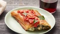 Mushroom & Spinach Stromboli with Fresh Mozzarella & Tomato Sauce Mushroom & Spinach Stromboli with Fresh Mozzarella & Tomato Sauce