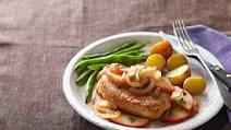 Pork Chops with Apples & Onions Pork Chops with Apples & Onions