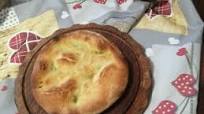 Focaccia farcita al pesto di rucola e scuacquerone Focaccia farcita al pesto di rucola e scuacquerone