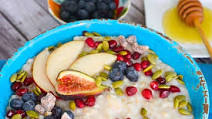 Steel-Cut Oats with Seasonal Fruit Steel-Cut Oats with Seasonal Fruit