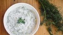 Sos Tzatziki, răcoritor și absolut delicios Sos Tzatziki, răcoritor și absolut delicios