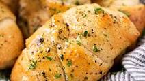 Cheesy Garlic Crescent Rolls Cheesy Garlic Crescent Rolls