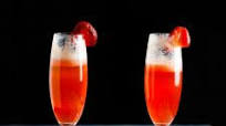 Easy Strawberry Bellini with Prosecco Easy Strawberry Bellini with Prosecco