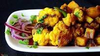 Aloo Gobi (dhaba style) / Potato and Cauliflower curry / Aloo Fulkopir torkari Aloo Gobi (dhaba style) / Potato and Cauliflower curry / Aloo Fulkopir torkari