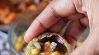 Pani Puri (Recipe for homemade puri, pani and stuffing) Pani Puri (Recipe for homemade puri, pani and stuffing)