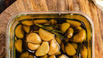 Garlic Confit (and Homemade Garlic Oil) Garlic Confit (and Homemade Garlic Oil)