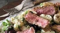 Rubbed sirloin and crushed potato salad Rubbed sirloin and crushed potato salad