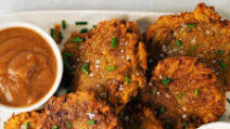 Vegan Latkes (Potato Pancakes) Vegan Latkes (Potato Pancakes)
