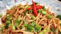 Xiao Sun Zi Chao Rou Mo (Slender Bamboo Shoots With Ground Pork) Xiao Sun Zi Chao Rou Mo (Slender Bamboo Shoots With Ground Pork)