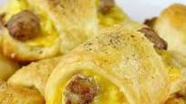 Sausage, Egg and Cheese Breakfast Rolls Sausage, Egg and Cheese Breakfast Rolls