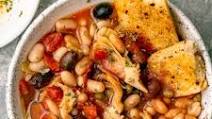 White Bean Puttanesca with Garlic Bread White Bean Puttanesca with Garlic Bread