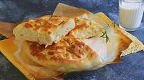 Focaccia al latte: la ricetta del lievitato facile e super soffice Focaccia al latte: la ricetta del lievitato facile e super soffice